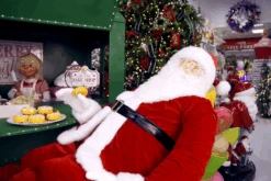 6 FT Santa Claus Leaning Back