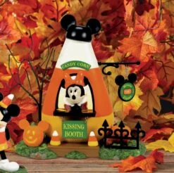 Disney Village Minnie's Kissing Booth